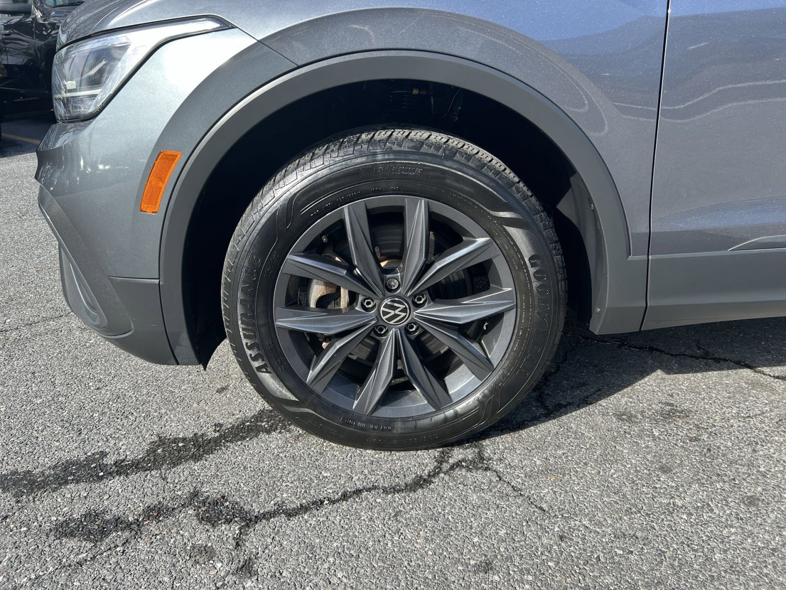 Used 2023 Volkswagen Tiguan SE image 12