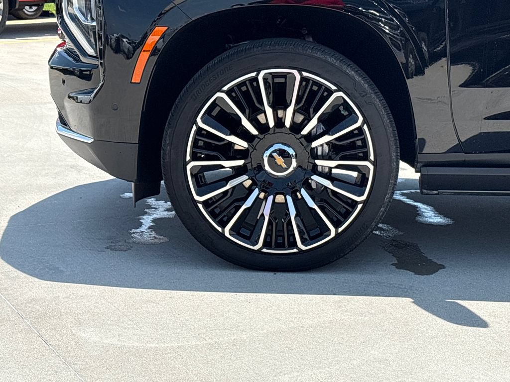 Used 2026 Chevrolet Suburban High Country AWD/4WD image 19