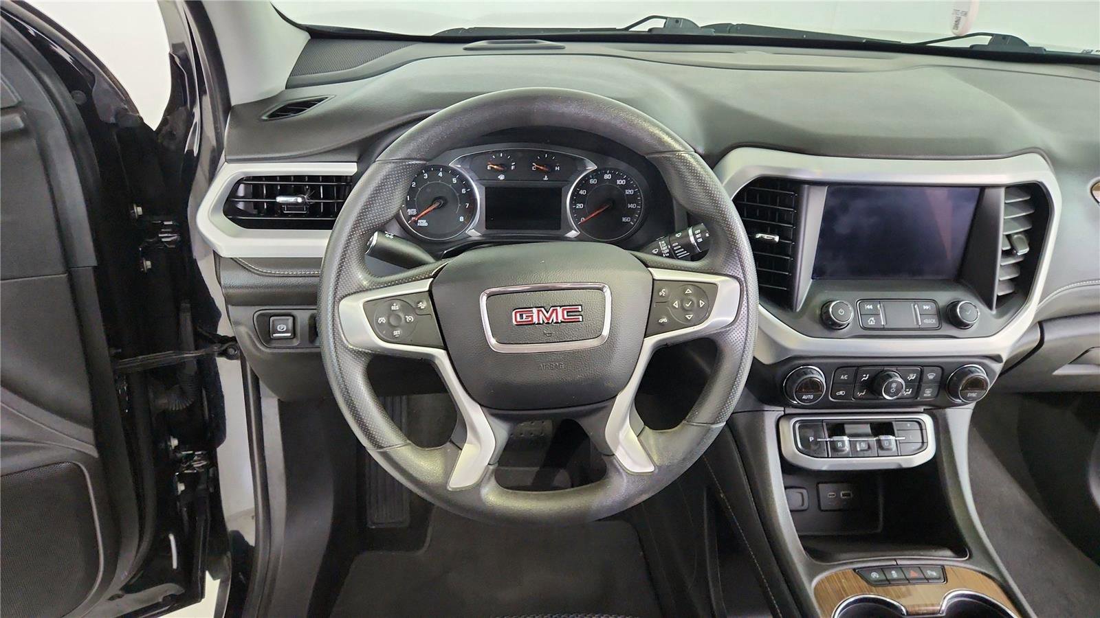 Used 2023 GMC Acadia SLE w/ Driver Convenience Package image 18