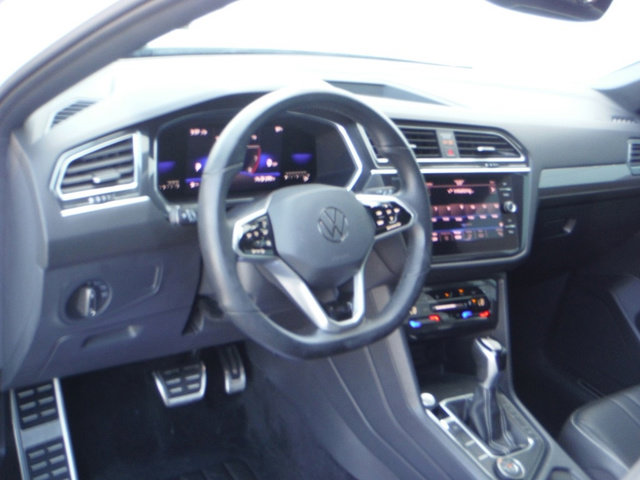 Used 2022 Volkswagen Tiguan SE R-Line AWD/4WD image 17