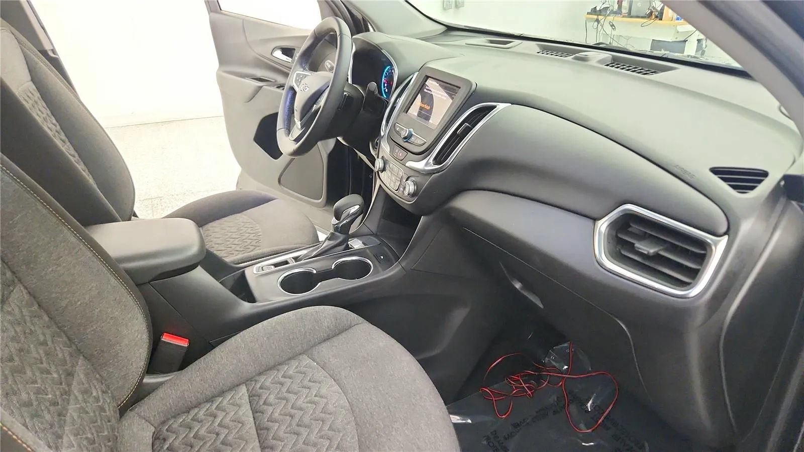 Used 2022 Chevrolet Equinox LT FWD image 29
