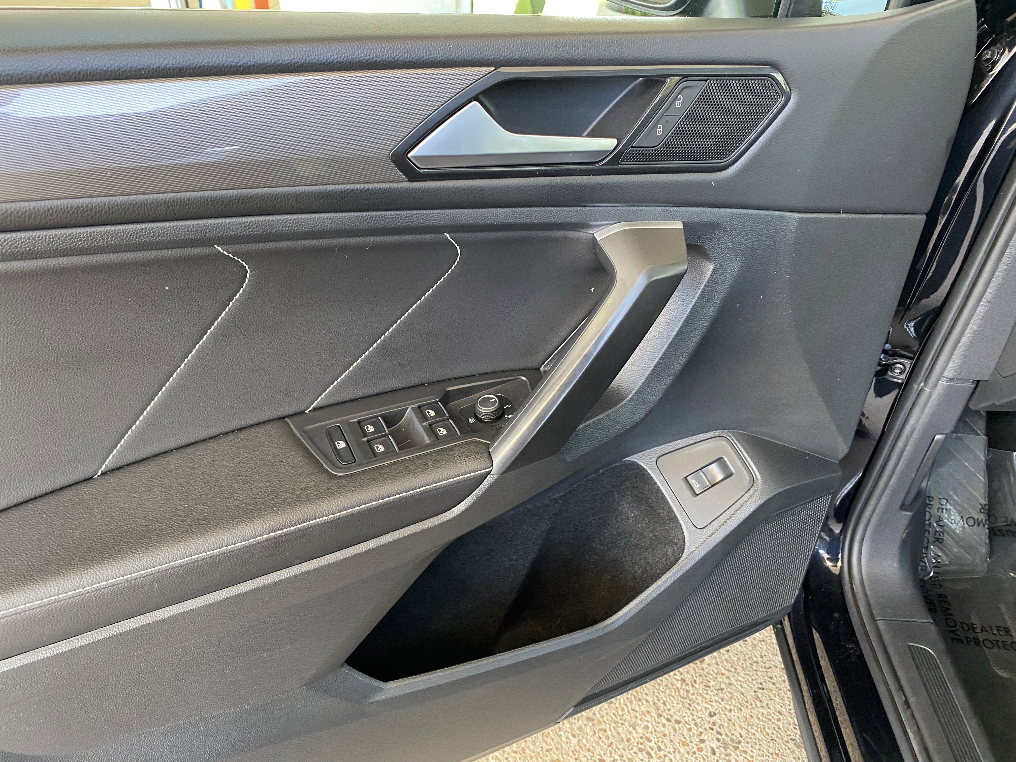 Certified 2022 Volkswagen Tiguan SE w/ Panoramic Sunroof Package FWD image 12
