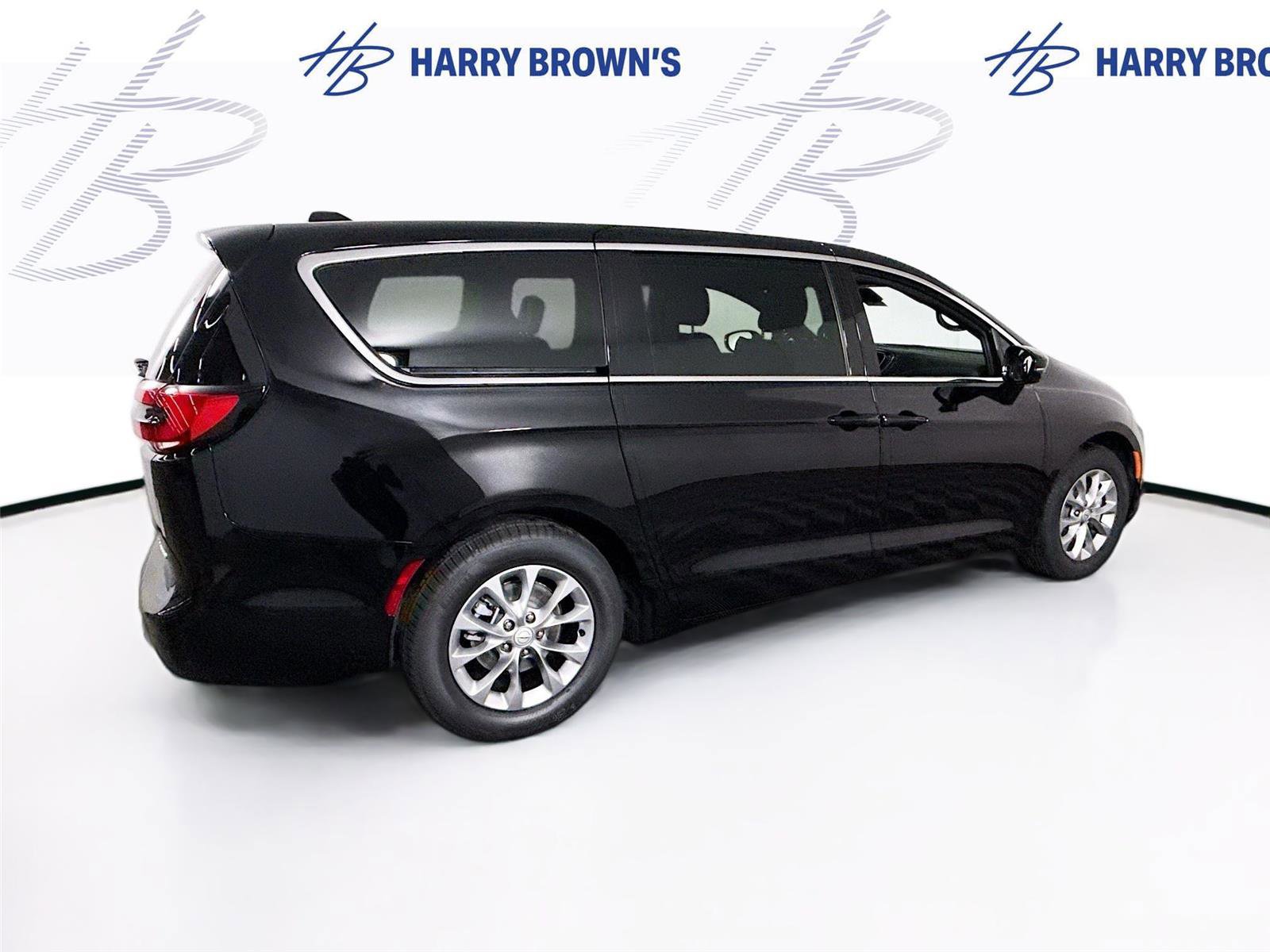 New 2026 Chrysler Pacifica Limited FWD image 35