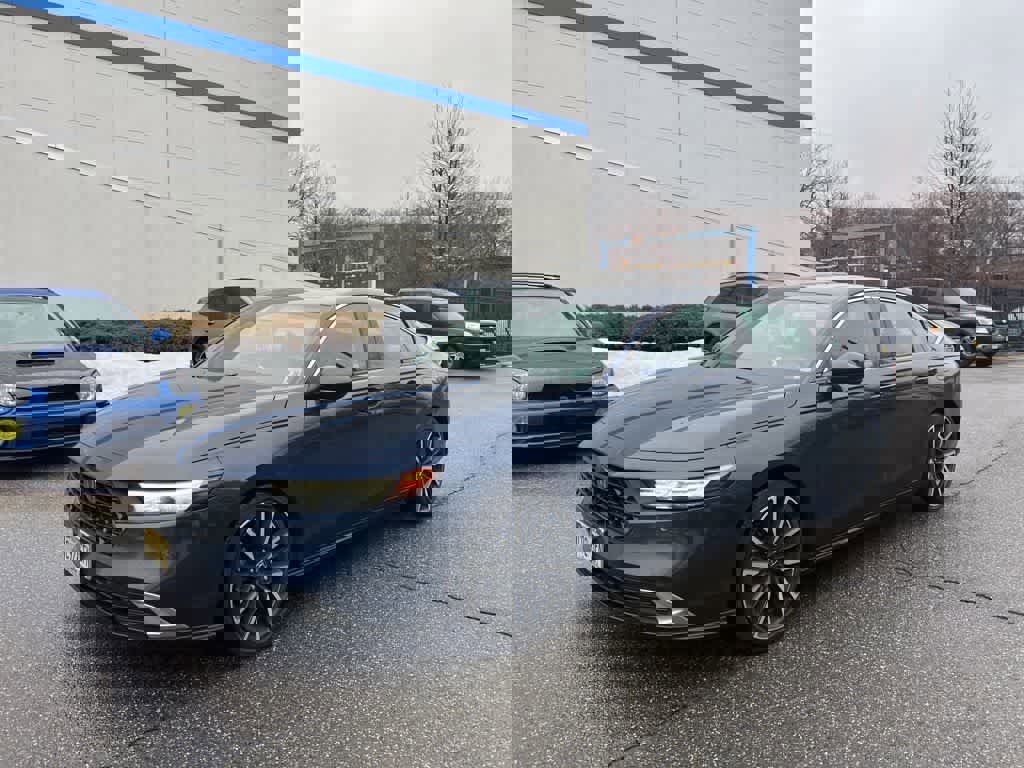 Used 2023 Honda Accord Touring image 5