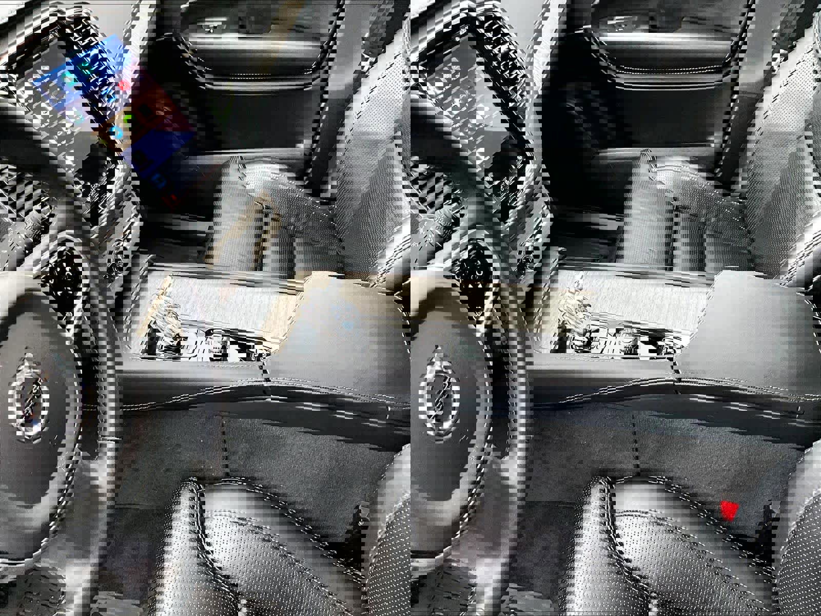 Used 2023 Volvo XC90 B6 Ultimate w/ Protection Package Premier image 19