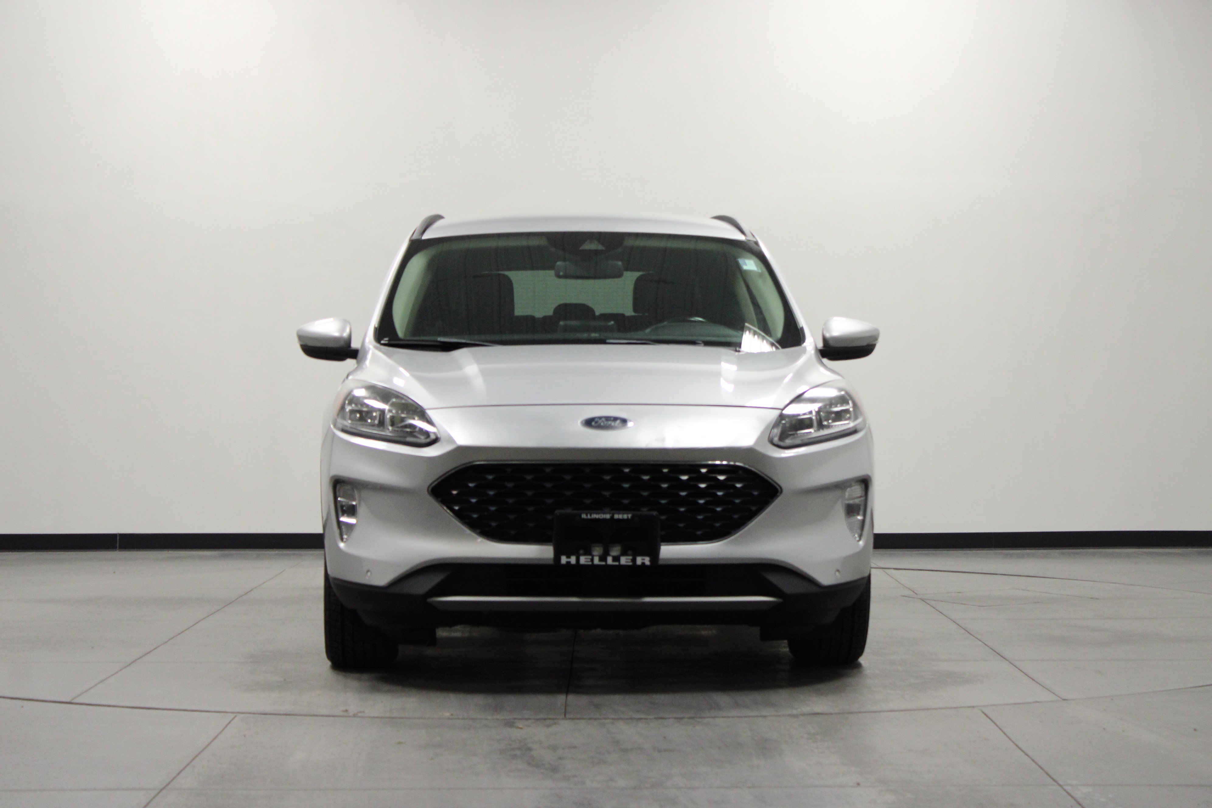 Used 2020 Ford Escape Titanium image 9