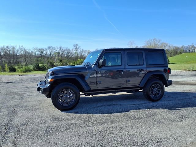 Used 2025 Jeep Wrangler Sport S image 39