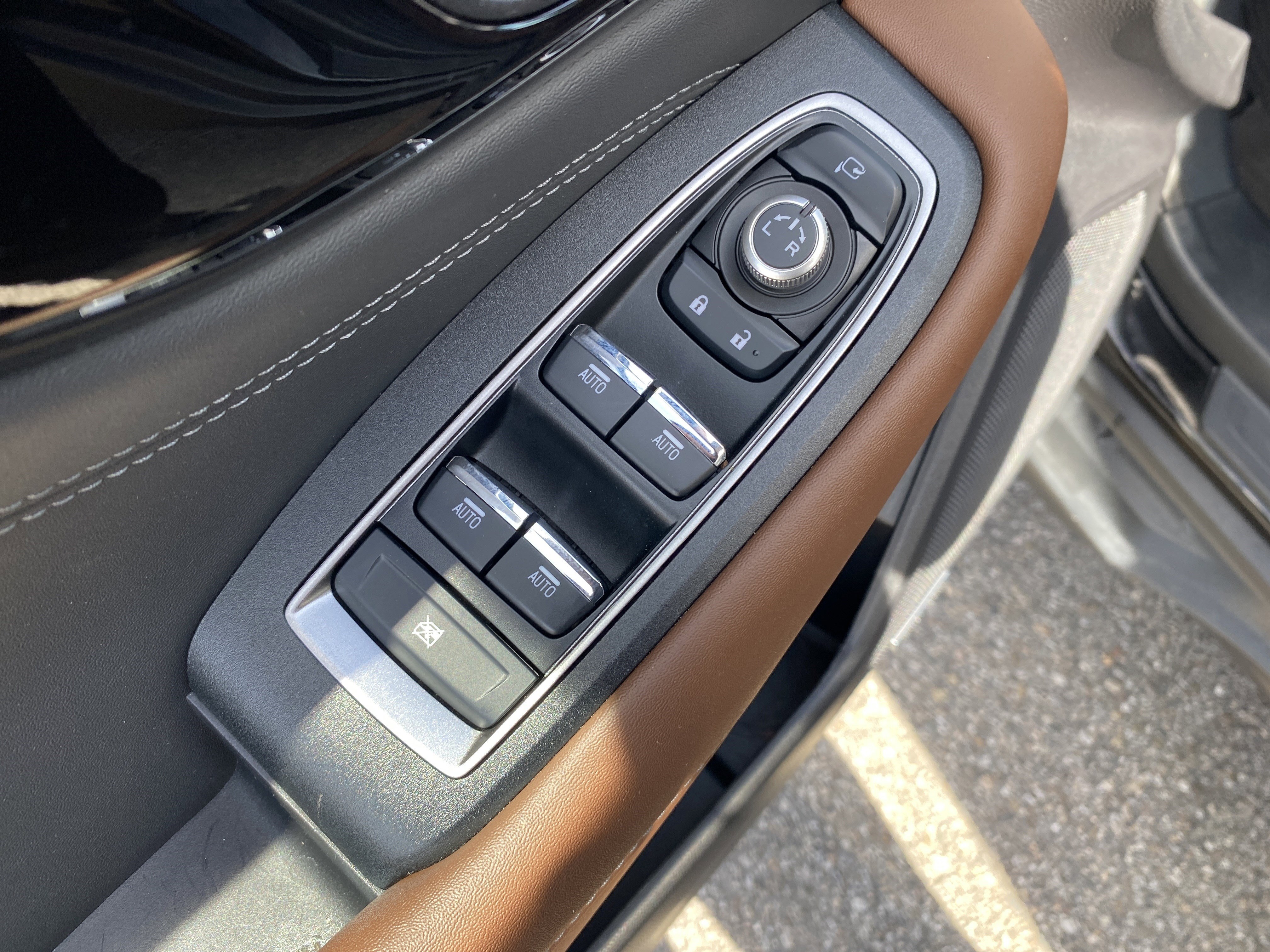 Used 2023 Subaru Outback Touring w/ Tech Package 2 image 18