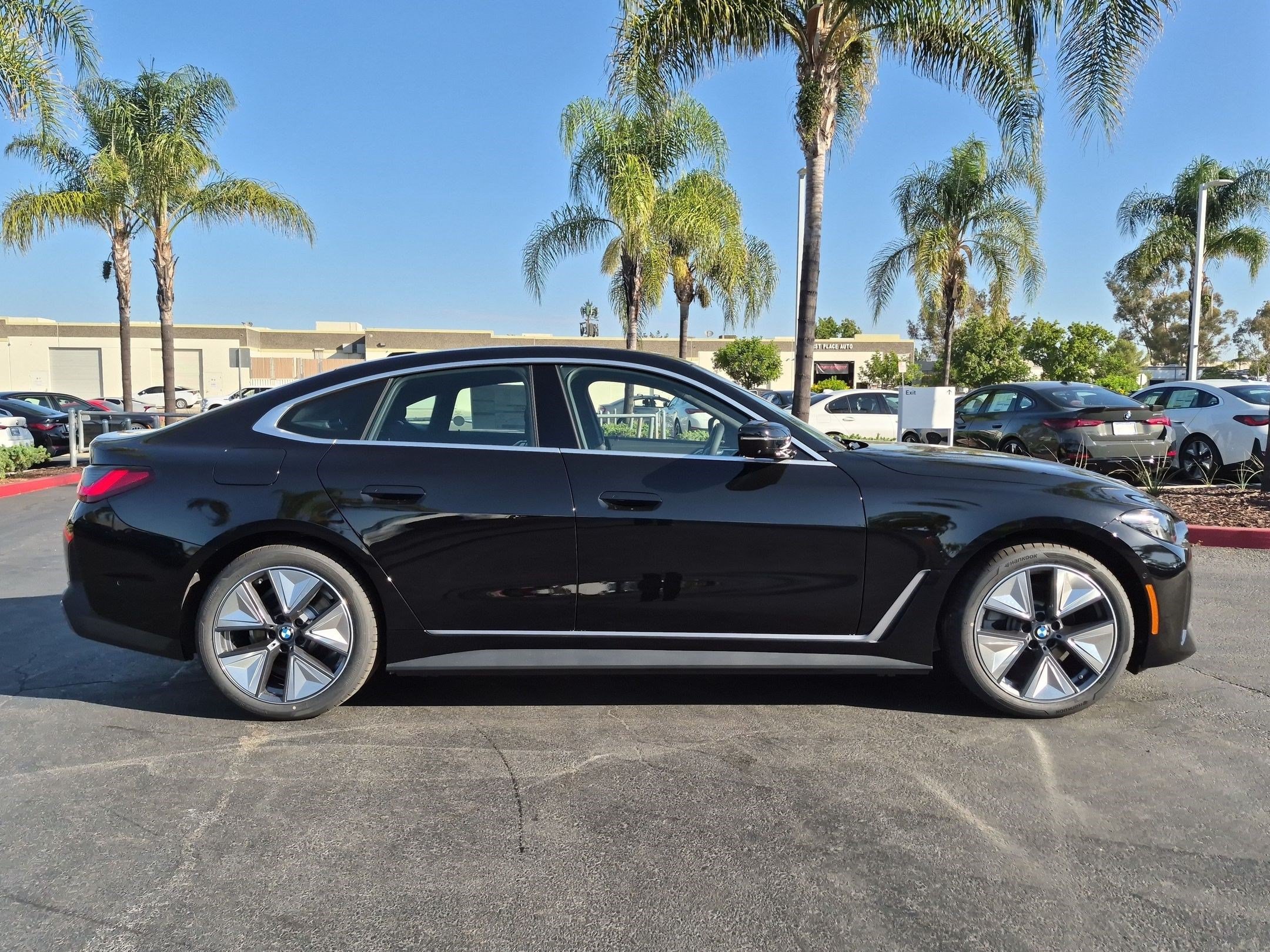 New 2026 BMW i4 eDrive40 w/ Parking Assistance Package RWD image 11