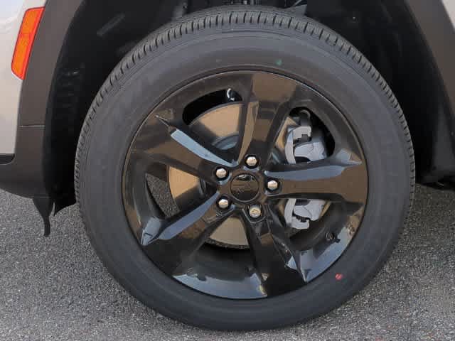 Certified 2024 Jeep Grand Cherokee L Altitude AWD/4WD image 14