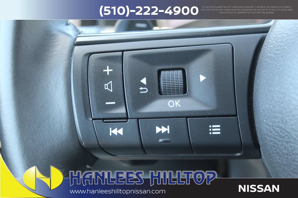 Used 2025 Nissan Pathfinder SV FWD image 30