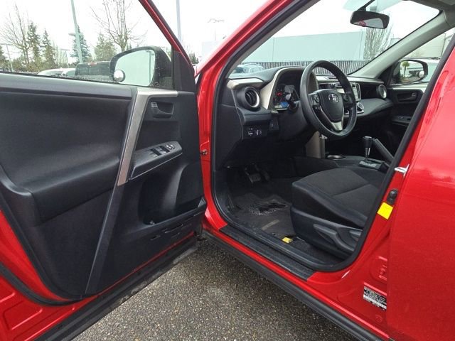 Used 2015 Toyota RAV4 LE image 15