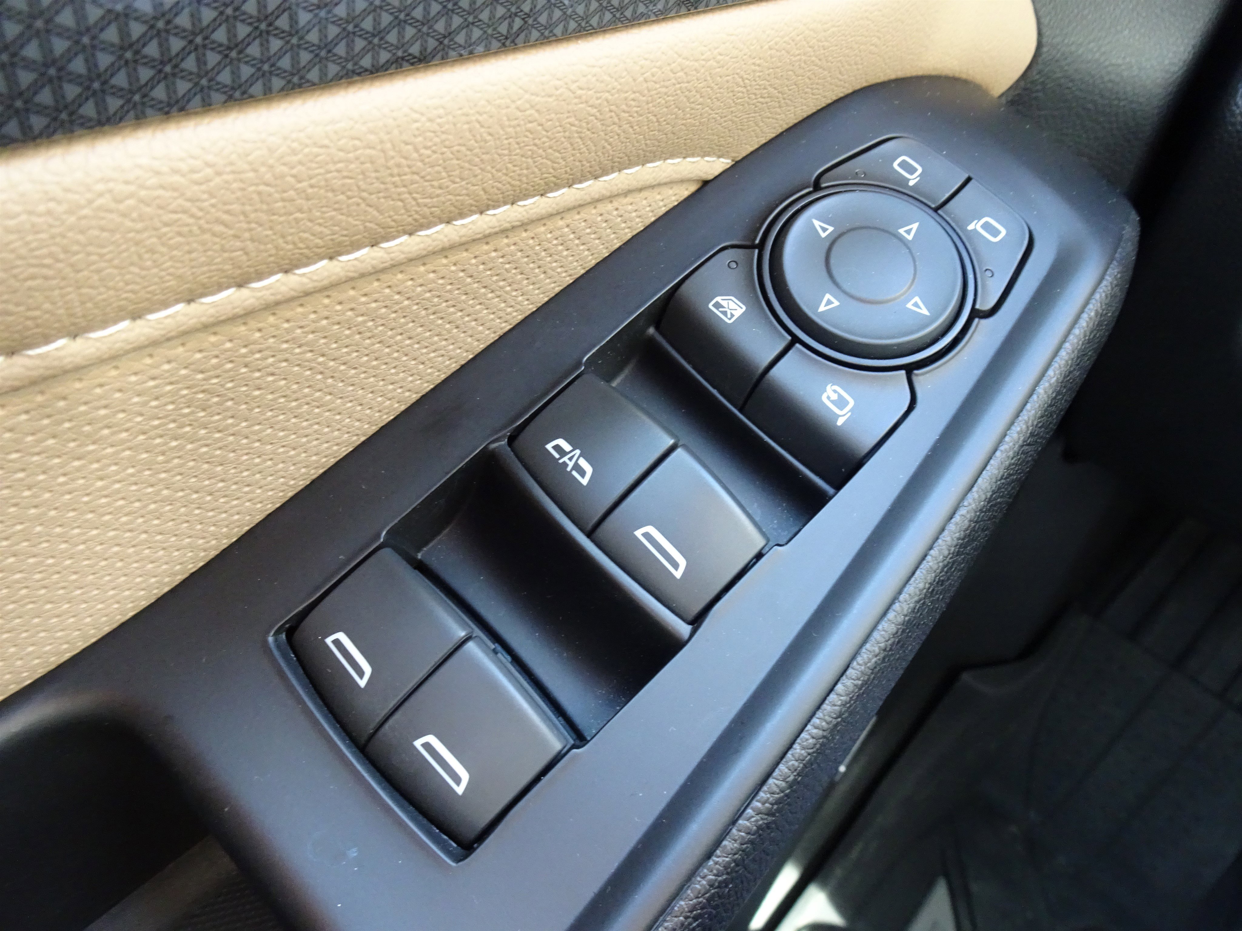 Used 2023 Chevrolet Traverse Premier w/ LPO, Floor Liner Package FWD image 24