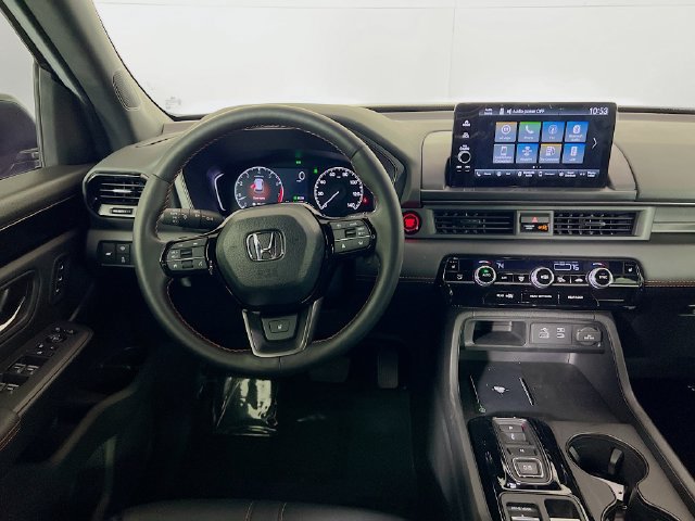 Used 2025 Honda Pilot TrailSport image 21