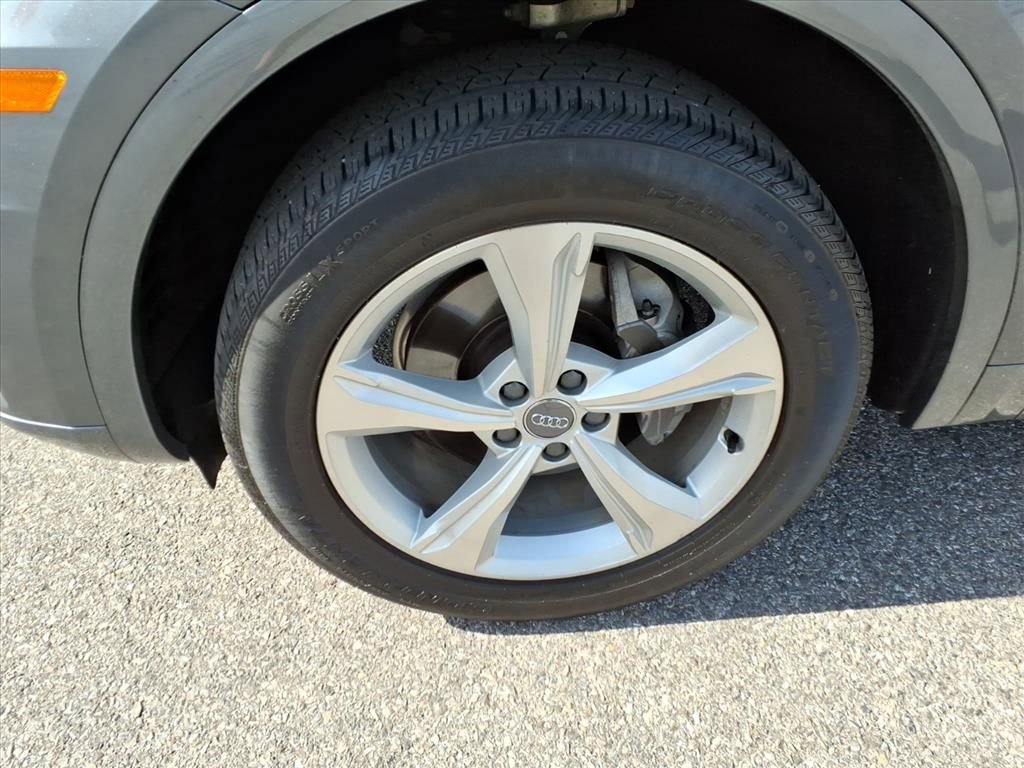 Used 2020 Audi Q5 2.0T Premium Plus w/ Premium Plus Package image 11