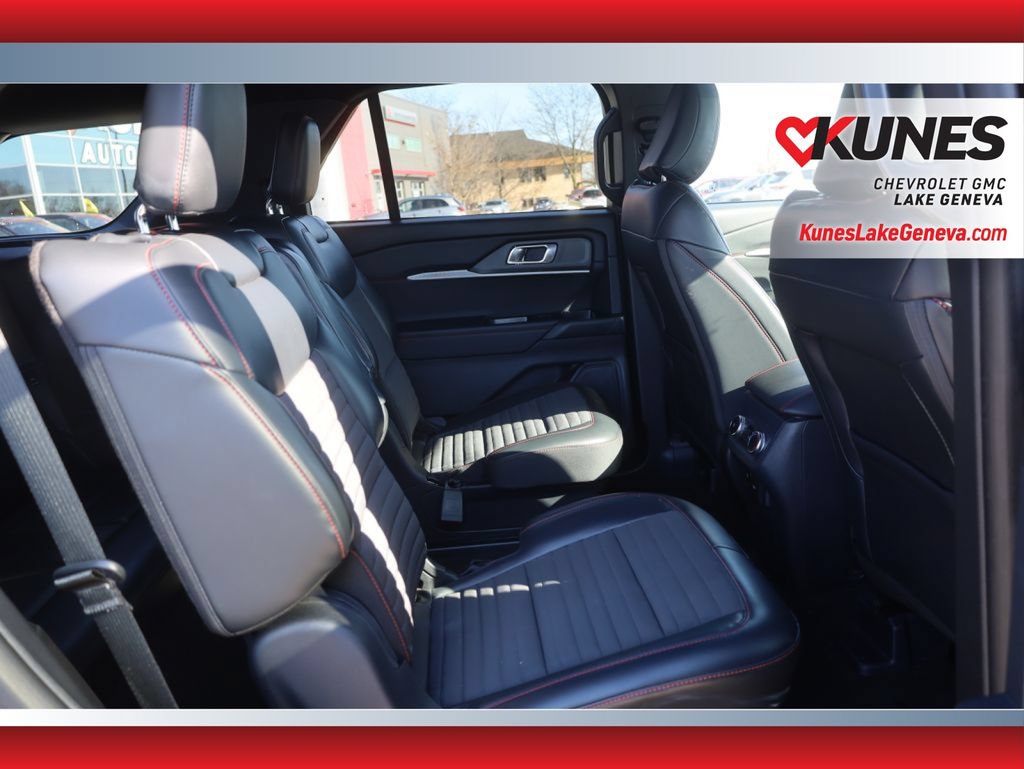 Used 2025 Ford Explorer ST-Line AWD/4WD image 16