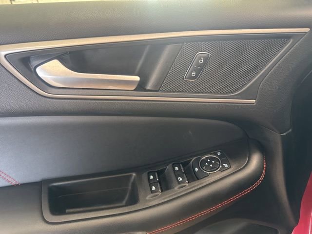 Used 2024 Ford Edge ST-Line w/ Class II Trailer Tow Package image 21