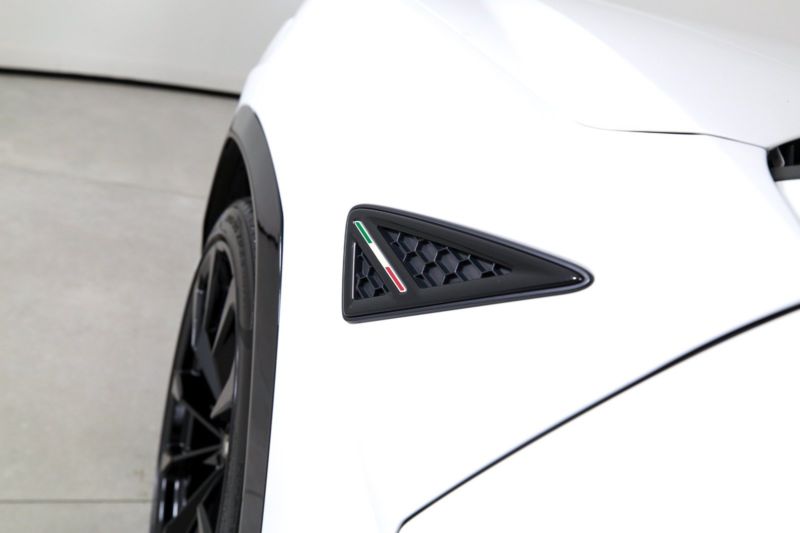 Used 2019 Lamborghini Urus AWD/4WD image 37