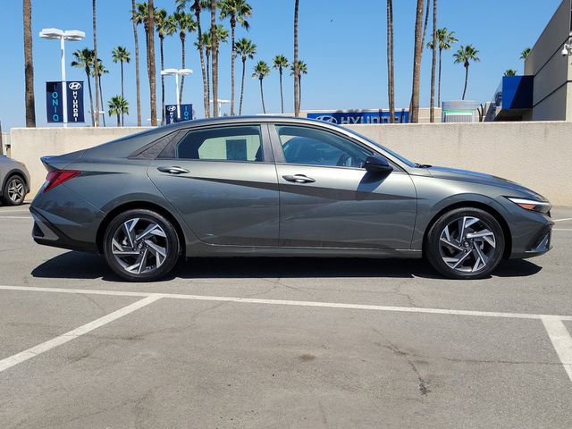 Used 2025 Hyundai Elantra Sport image 30