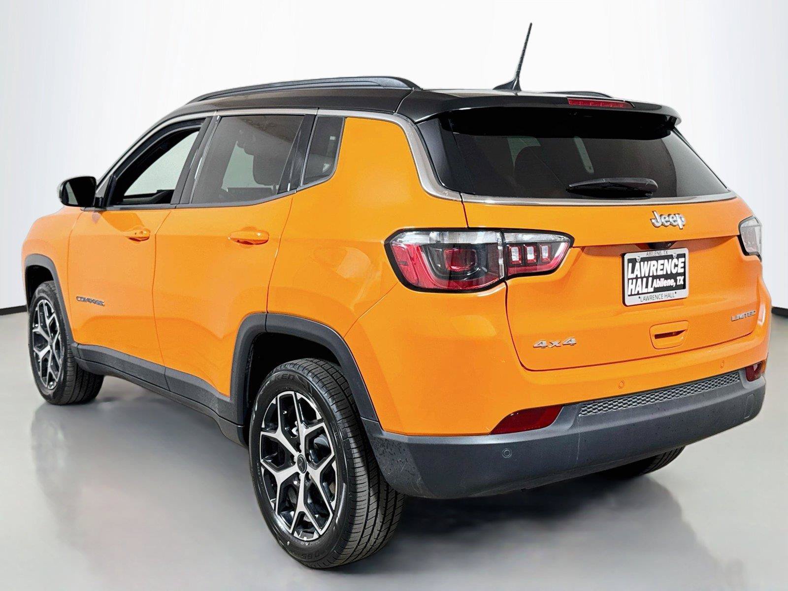 Used 2026 Jeep Compass Limited AWD/4WD image 6