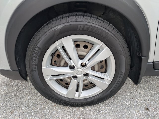 Used 2020 Nissan Kicks S FWD image 11