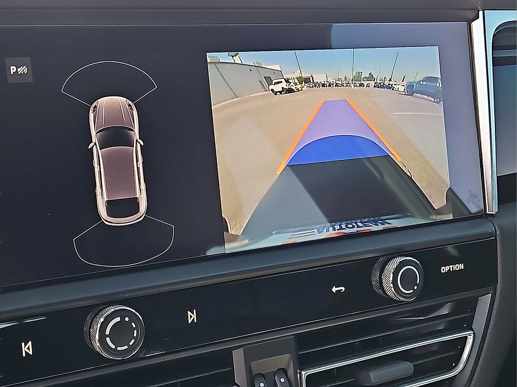 Used 2023 Porsche Macan image 16