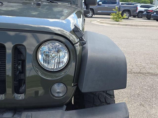 Used 2015 Jeep Wrangler Unlimited Rubicon w/ Connectivity Group AWD/4WD image 30