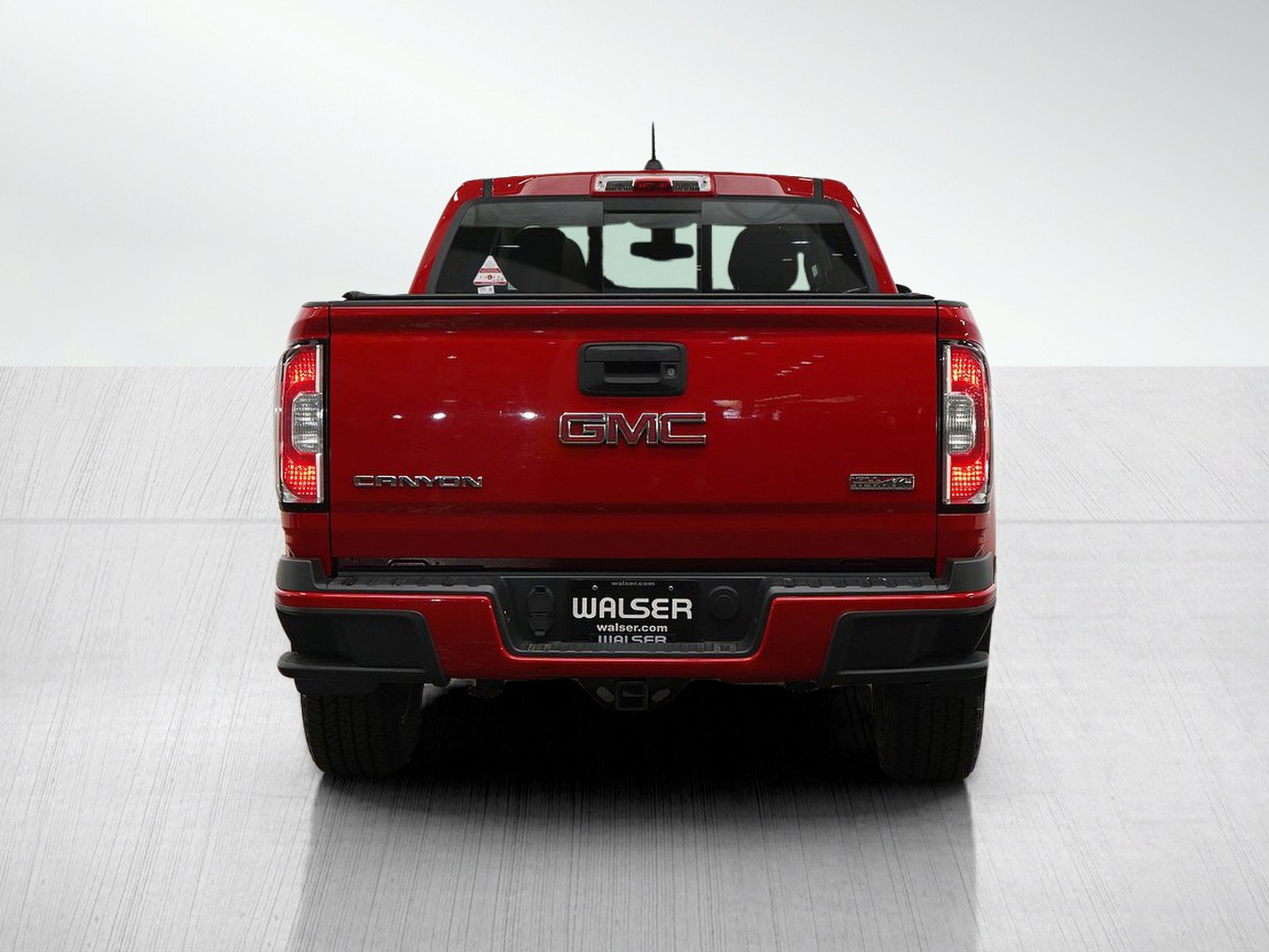 Used 2015 GMC Canyon SLE AWD/4WD image 6