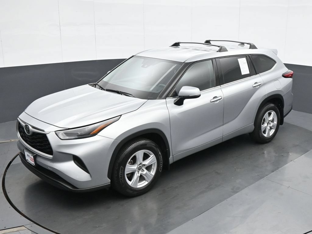 Used 2022 Toyota Highlander L AWD/4WD image 19