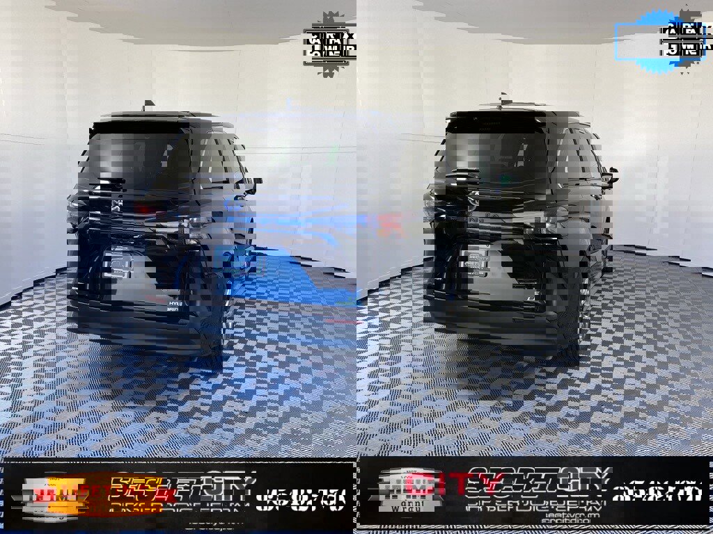 Used 2024 Toyota Sienna LE image 7