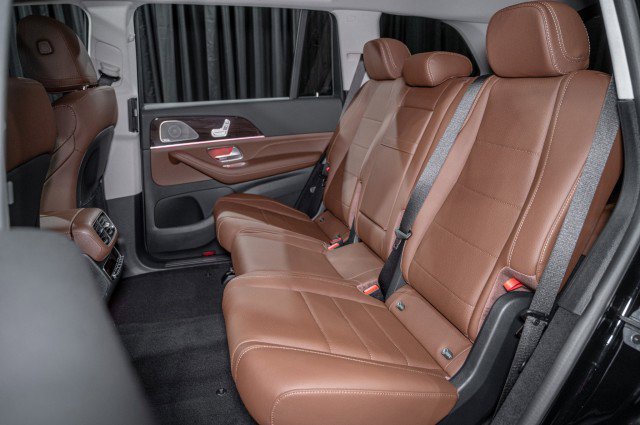 Certified 2026 Mercedes-Benz GLS 450 4MATIC image 11