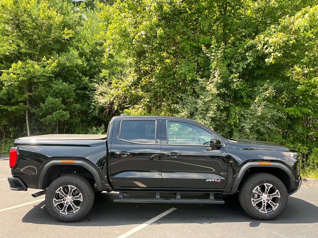 Used 2025 GMC Canyon AT4 AWD/4WD image 6
