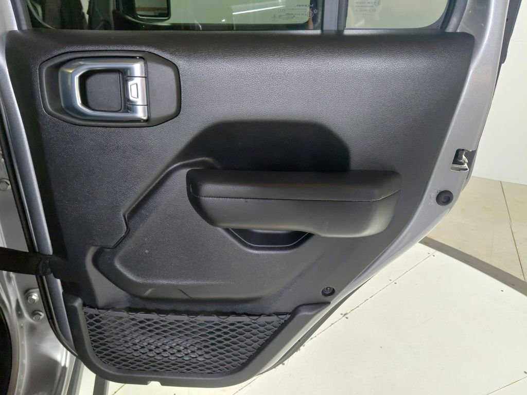 Certified 2021 Jeep Gladiator Sport AWD/4WD image 16
