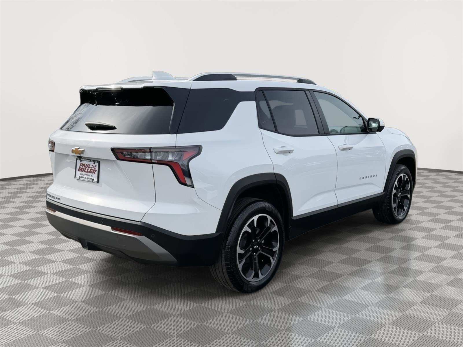 Used 2025 Chevrolet Equinox LT w/ Convenience Package II image 6