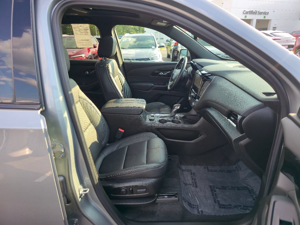 Certified 2023 Chevrolet Traverse RS w/ LPO, Floor Liner Package AWD/4WD image 31