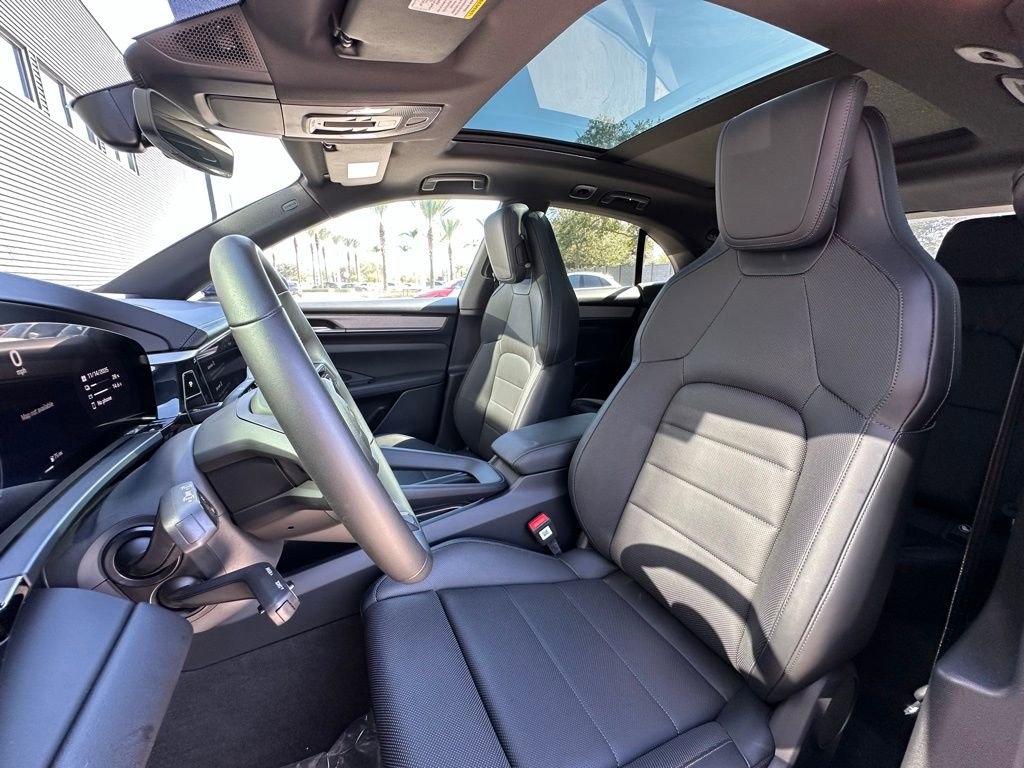 Used 2024 Porsche Macan 4 Electric AWD/4WD image 5