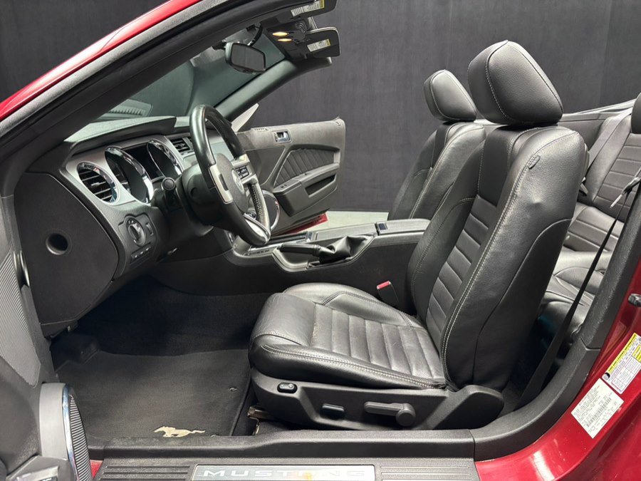 Used 2010 Ford Mustang Premium image 37