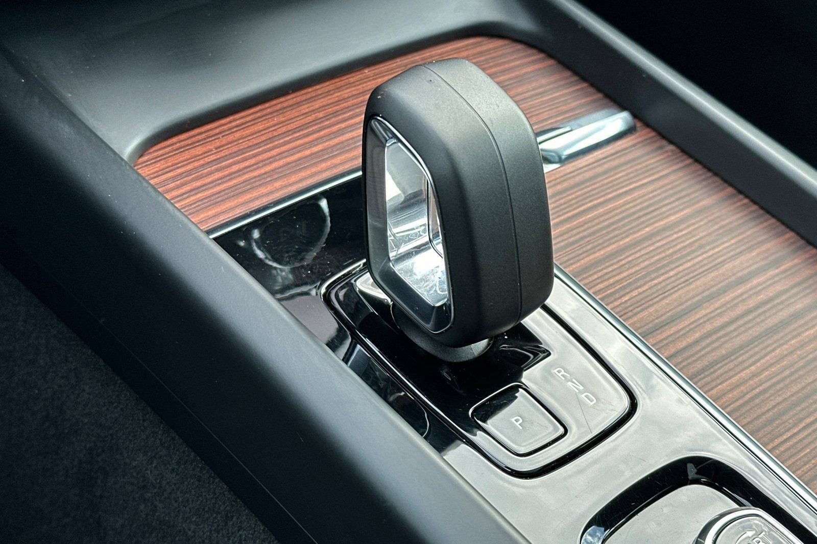 Used 2025 Volvo V60 B5 Cross Country Plus image 23