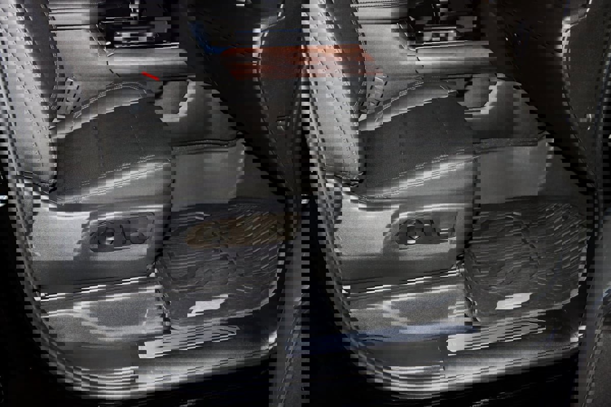 Used 2023 GMC Sierra 1500 SLT w/ SLT Convenience Package image 70