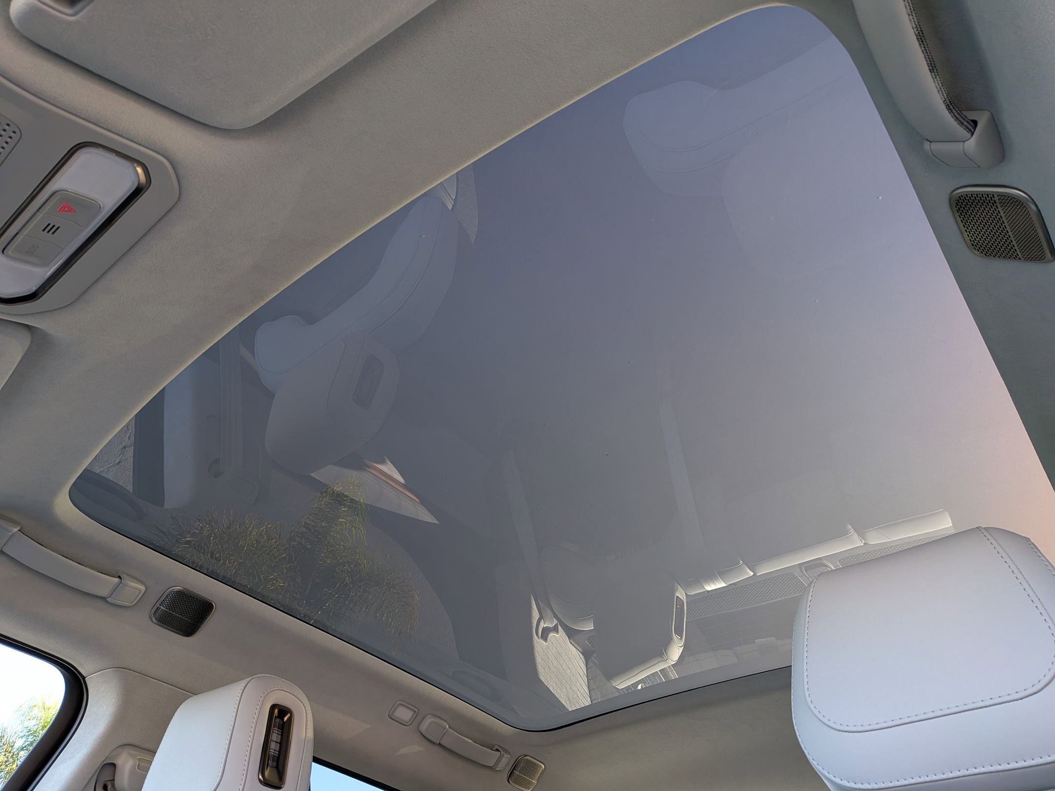 Used 2026 Rivian R1T Premium image 27