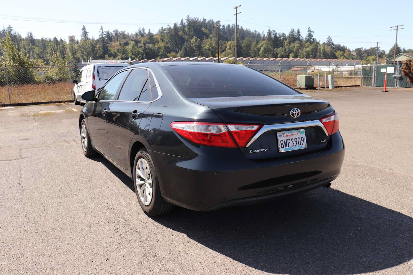 Used 2015 Toyota Camry LE FWD image 7