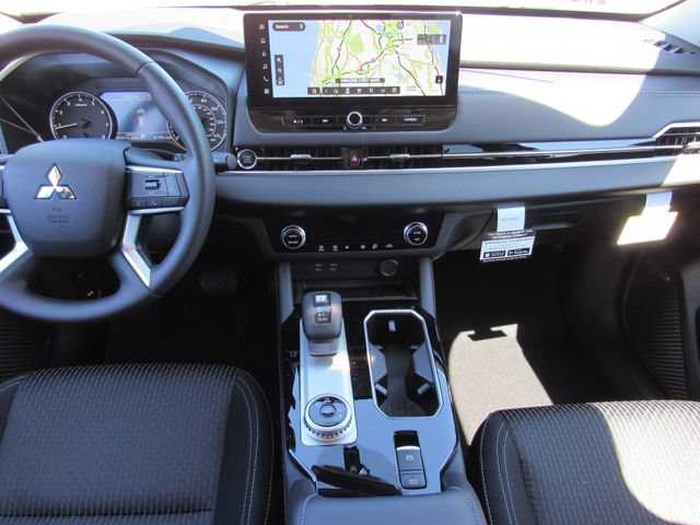 New 2026 Mitsubishi Outlander ES FWD image 18