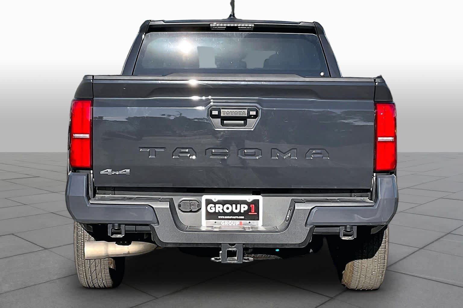 Certified 2025 Toyota Tacoma SR5 AWD/4WD image 4
