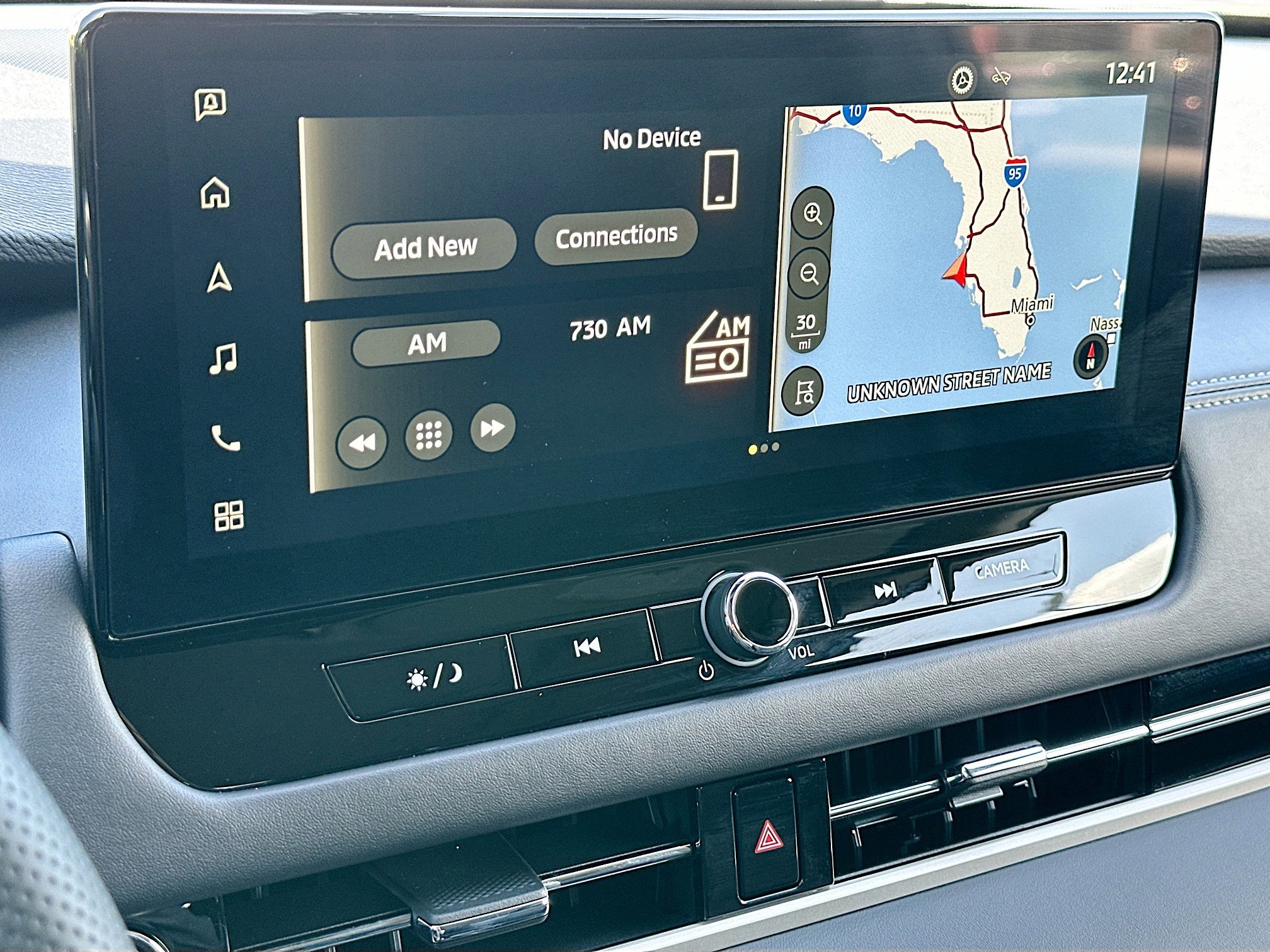 New 2025 Mitsubishi Outlander SE image 10