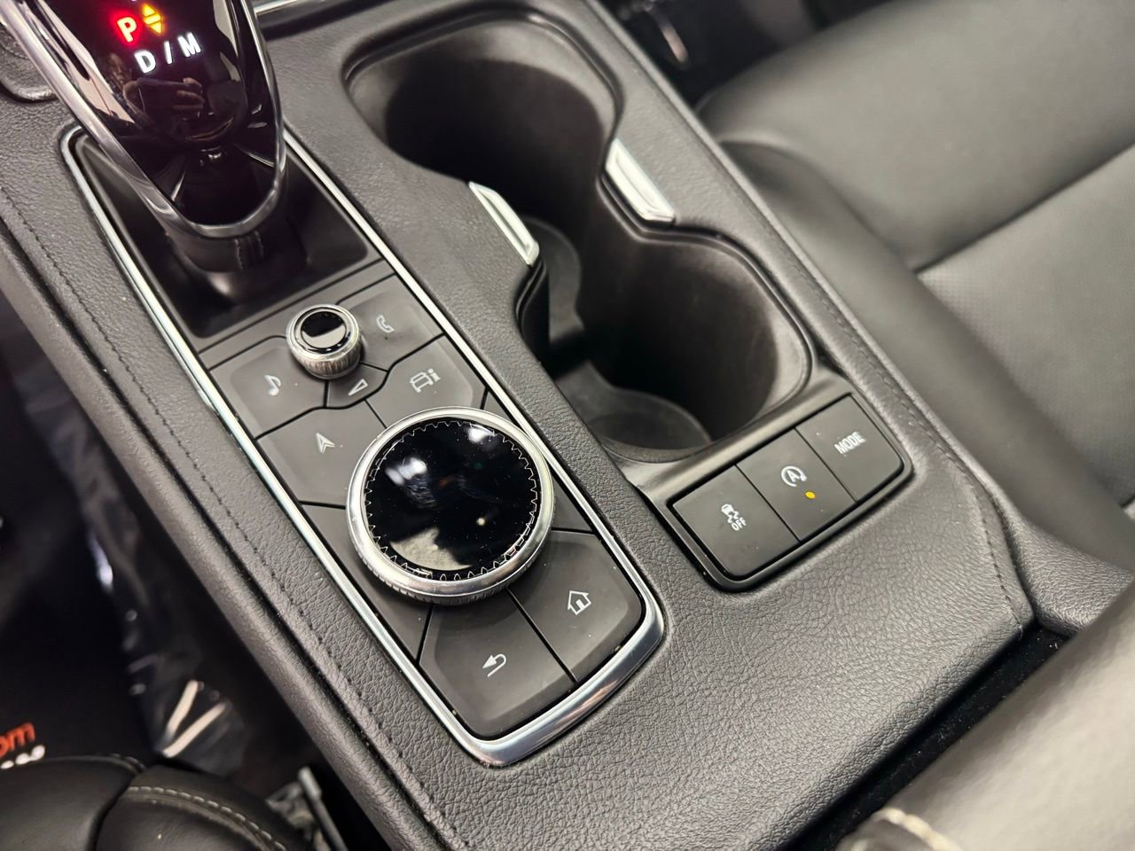 Used 2025 Cadillac XT4 Premium Luxury image 21