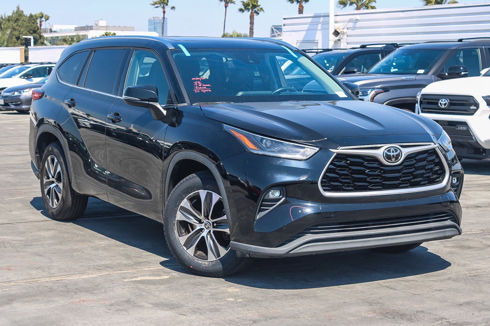 Used 2021 Toyota Highlander XLE