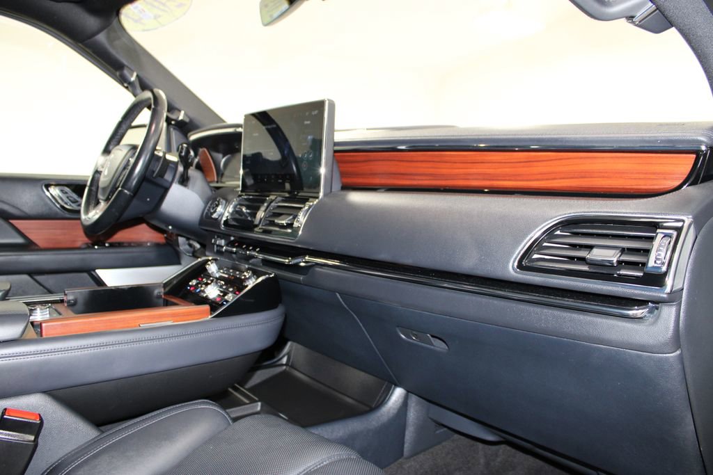 Used 2024 Lincoln Navigator Reserve image 33