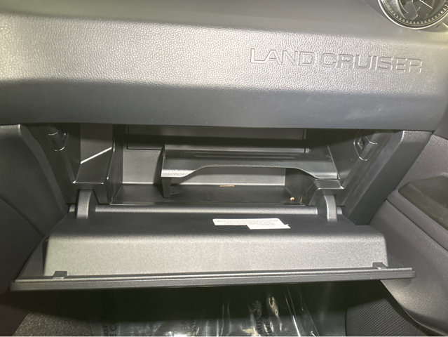 Used 2025 Toyota Land Cruiser image 36