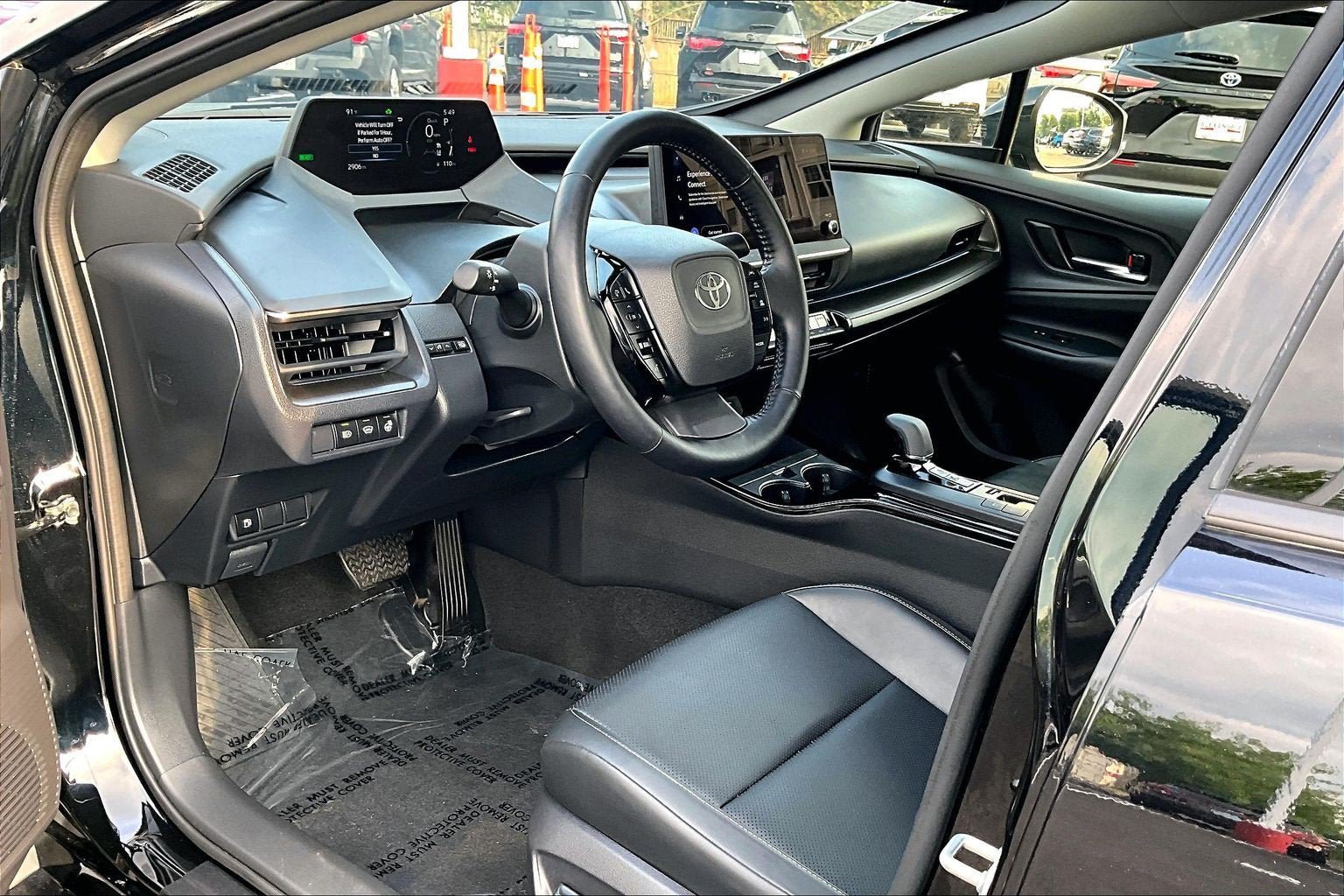 Used 2025 Toyota Prius AWD image 13