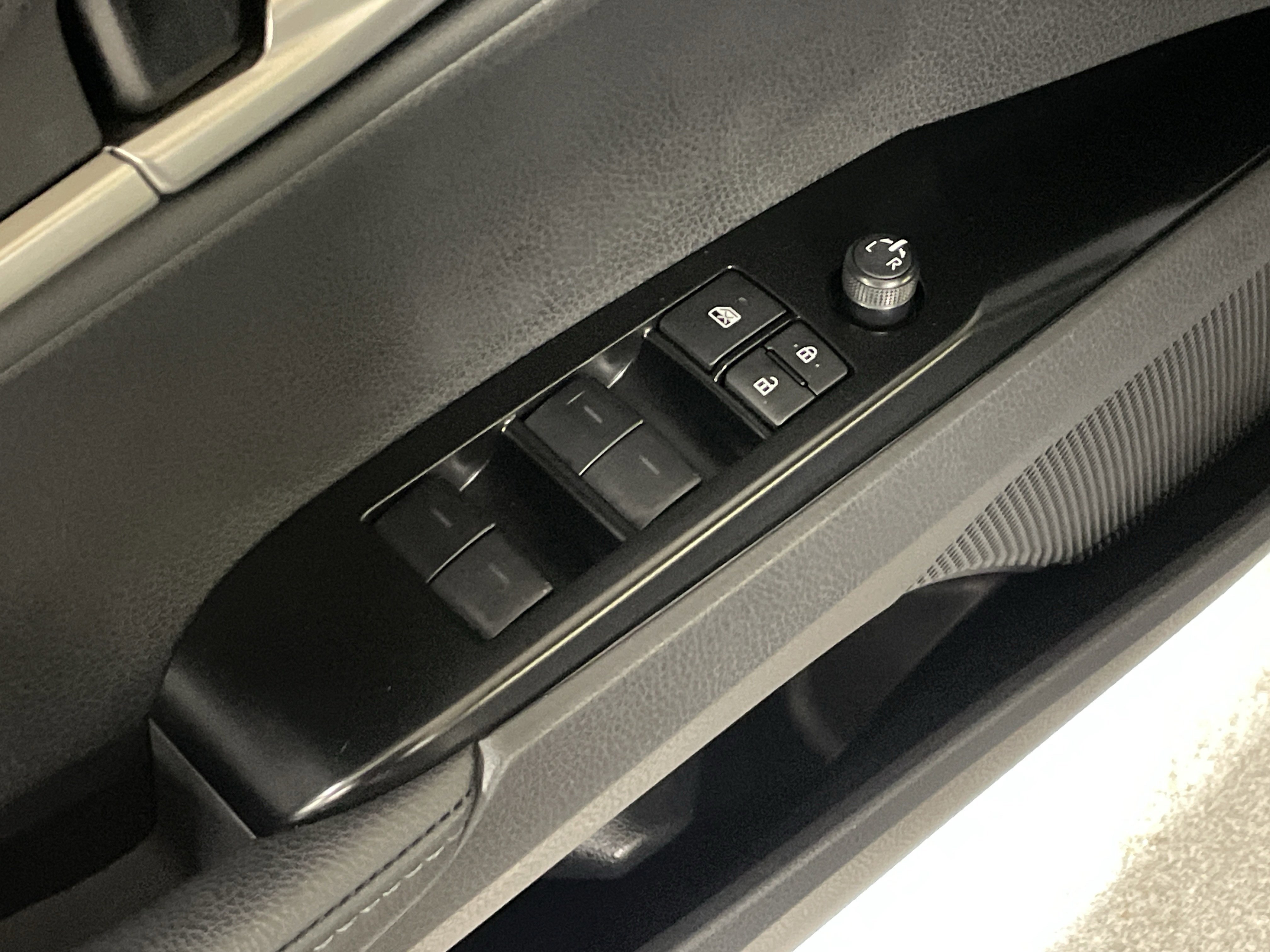 Used 2026 Toyota Camry XSE FWD image 15